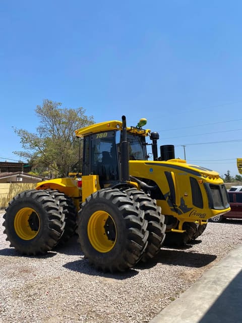 Tractor Pauny Bravo 780 0km con duales en el predio de Sel Agropauny